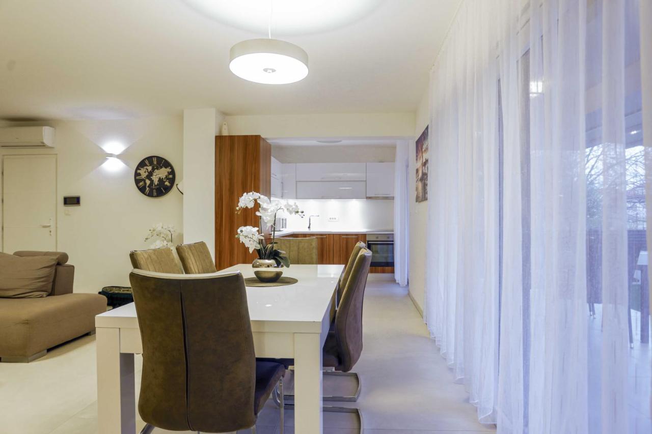 Villa Castelli, Apartment With Pool, Kaštela 외부 사진