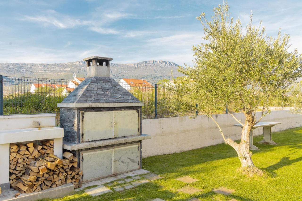 Villa Castelli, Apartment With Pool, Kaštela 외부 사진